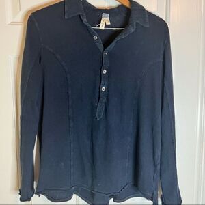 We the Free, Free People Navy Blue Button‎ Down XS but runs big.  Soft cotton.